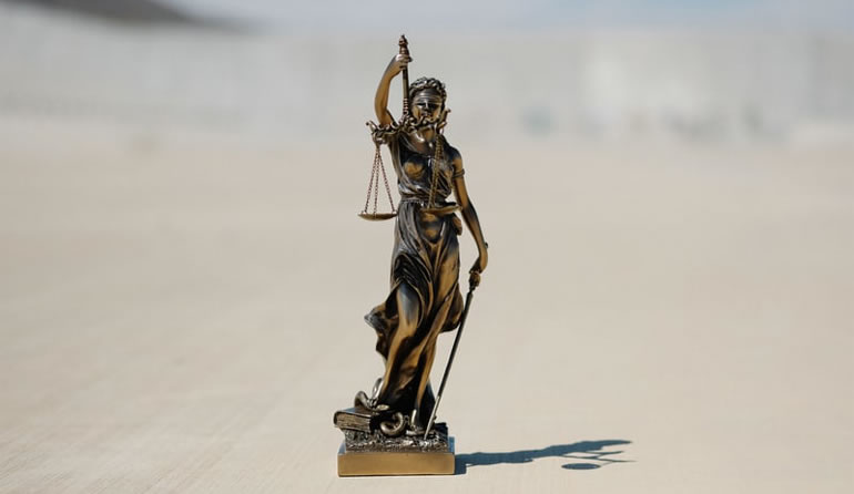 justitia in the desert